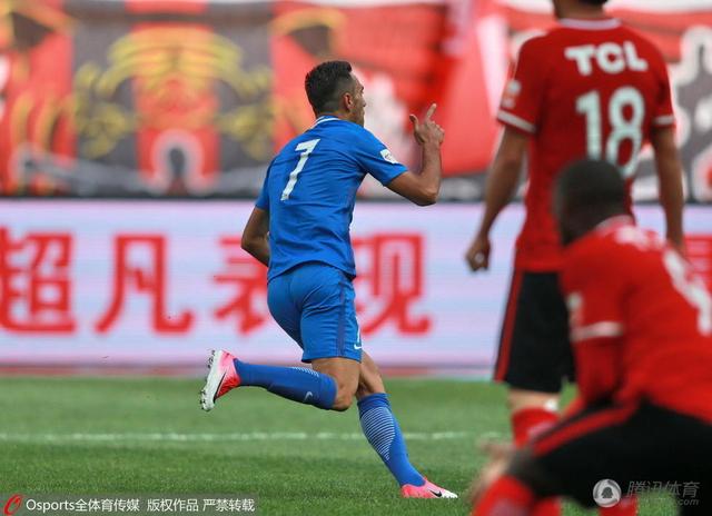 PK丰满蒋欣 佟丽娅、黄维德互加微信 2016-05-22 。