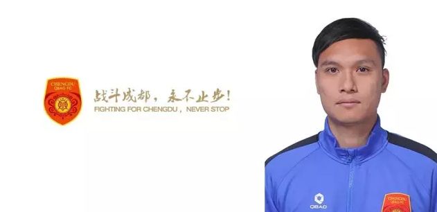 导演高群书，制片人、演员梁静，导演薛晓路，编剧阿美以及导演姚婷婷等电影人齐聚，共话女性电影和女性创作者面临的机遇与挑战。