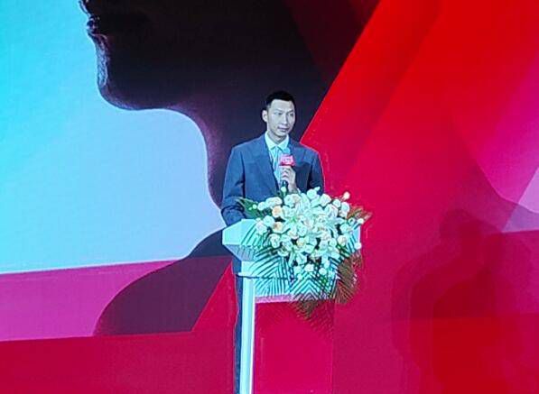 预告及海报不仅细腻勾勒出“画皮”篇故事中独特的惊心动魄与凄美悲悯，更以精良的制作水准和典雅的 电影的夏天一起燃|《聊斋：兰若寺》主创访谈直播 2025-07-08 7月8日13:50，电影频道融媒体直播将为您带来“电影的夏天一起燃”电影频道特别策划——“匠心打造 东方幻境”《聊斋：兰若寺》主创访谈直播。
