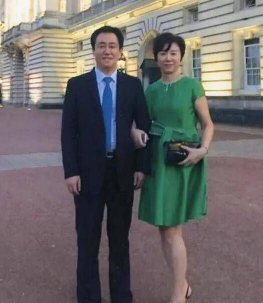 更有不少影片选择在张国荣的诞辰月——9月上映，比如主打“中环三剑客”的《失业生》（2016年9月8日）、张国荣第一部中国内地红色题材影片《红色恋人》（2023年9月12日）……面对张国荣过去出演的多部影片，不少影片更是陆续进行修复重制，未来或许依旧有不少影片有机会在大银幕和观众见面。
