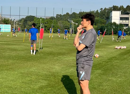 即便有编剧人选，也因为罢工，从而无法正常工作。