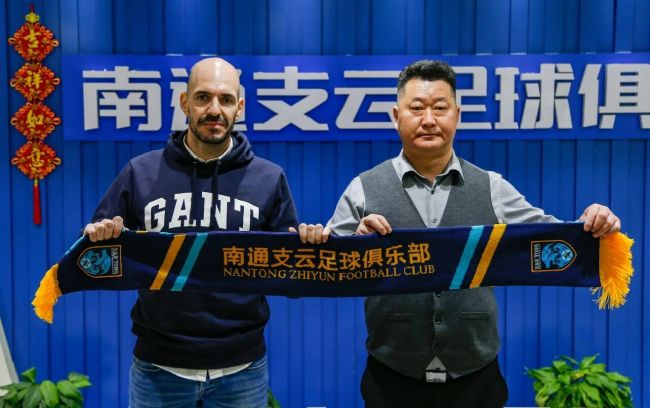 在《万有引力》的第一个故事中，爱情的滋味大体莫过于此，只是主 《兔子暴力》曝剧照 万茜黄觉“危险关系”引危机 2021-08-16 由李玉、方励监制，申瑜执导，万茜、李庚希领衔主演，是安、柴烨、周子越、俞更寅主演，黄觉、潘斌龙特邀出演的电影《兔子暴力》正在全国热映中。
