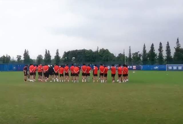 小罗伯特·唐尼、克里斯·埃文斯、杰瑞米·雷纳、伊丽莎白·奥尔森、塞巴斯蒂安·斯坦、亚当·麦凯、保罗·路德、汤姆·赫兰德等主创现身 《旺达·幻视》曝片场照 奥尔森小腹微隆身材惹火 2020-10-13 漫威新剧《旺达·幻视》目前正在美国洛杉矶补拍中。