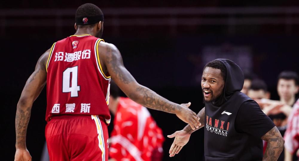 ”爱奇艺始终能够为创作者提供详细的数据反馈——比如哪个段落弃看率最高。