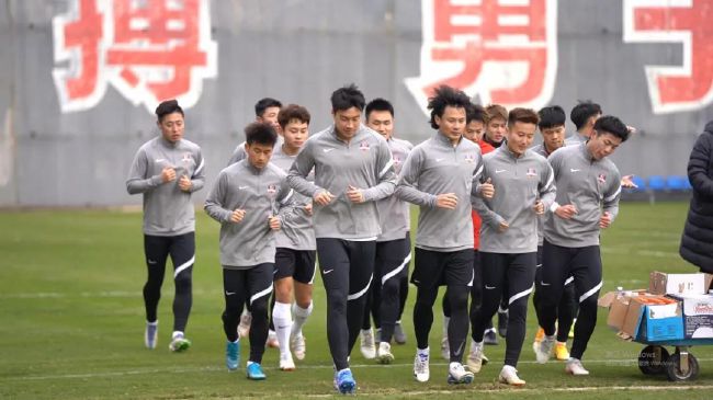 2020-06-19 任嘉伦暖心回复医护粉丝：感谢一直有你们的付出 2020-03-05 媚和花开，一起加油！