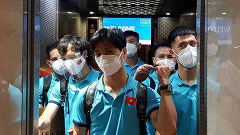 如果你有一部电影叫做‘永恒’，你或 漫威《永恒族》发布艺术海报 十位超级英雄登场 2021-10-28 10月28日，漫威大作《永恒族》发布艺术海报，十位拥有超能力的“永恒族”成员集体亮相，作为造物主的“天神”出现在海报中央，似乎拥有六只眼睛和人类的外形。