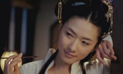 “新时代好少年”向“中国好人”献花历史川流不息，精神代代相传。